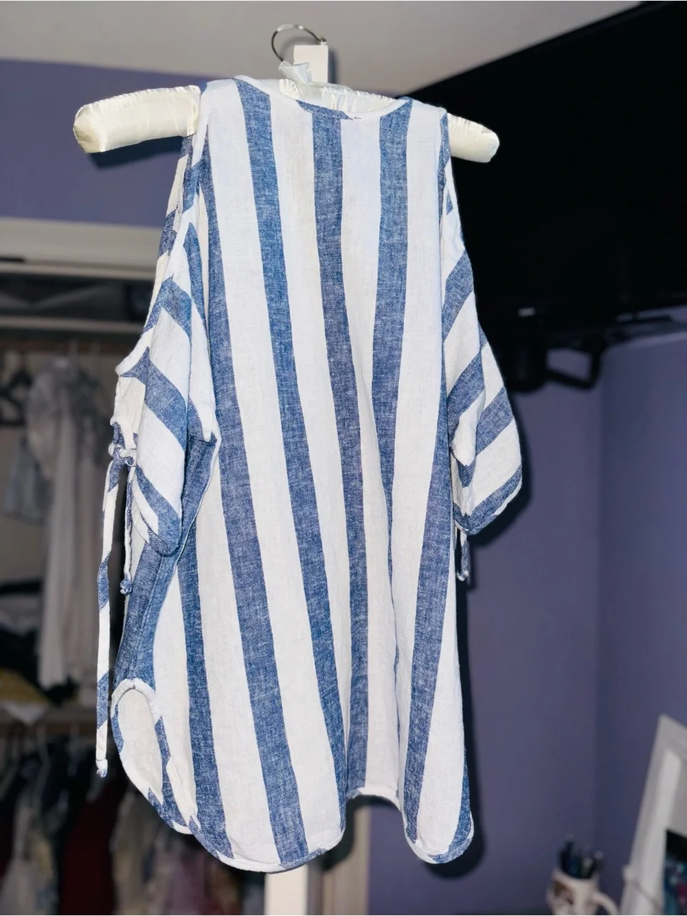 Karen Kane Cold Shoulder Tie Sleeve V Top Navy Blue White Striped Linen Blouse